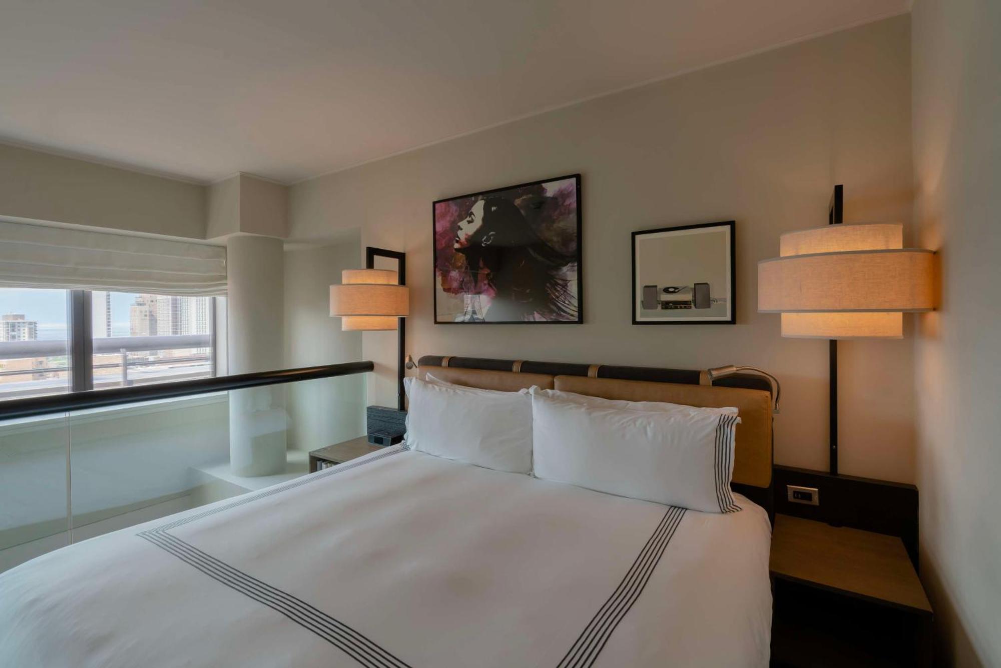 ทอมป์สัน ชิคาโก Hotel ภายนอก รูปภาพ